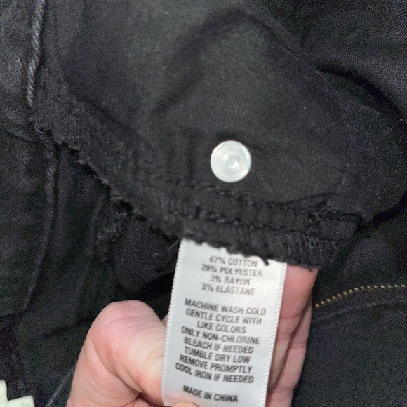 Black Ripped Jeans Wonderly Belk Size 14 Regular Straight Leg Distressed Pants - Picture 8 of 12